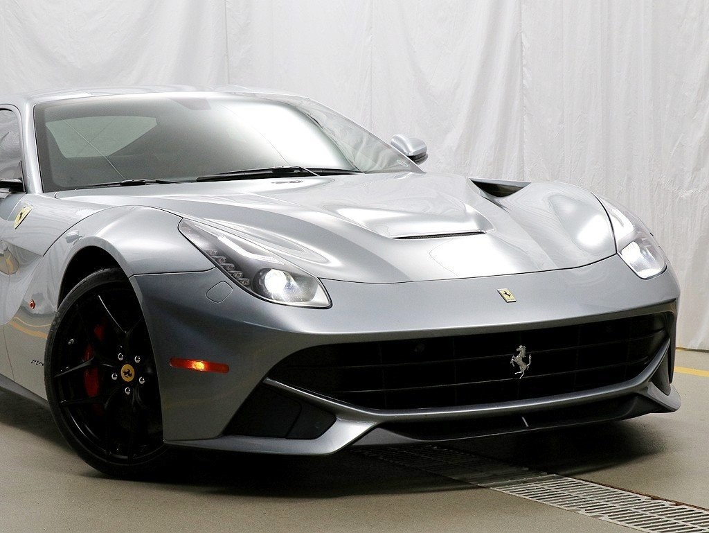 Ferrari F12 Berlinetta 2021 - Car Wallpaper